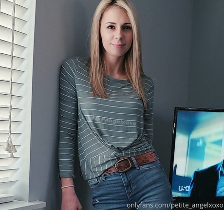 petite angelxoxo Nacktbilder von OnlyFans geleakt