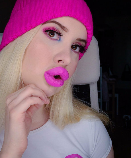 vivianroseofficial OnlyFans Leaj