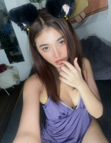 petiteasianchaya OnlyFans