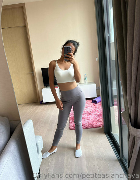 petiteasianchaya OnlyFans-Fotos