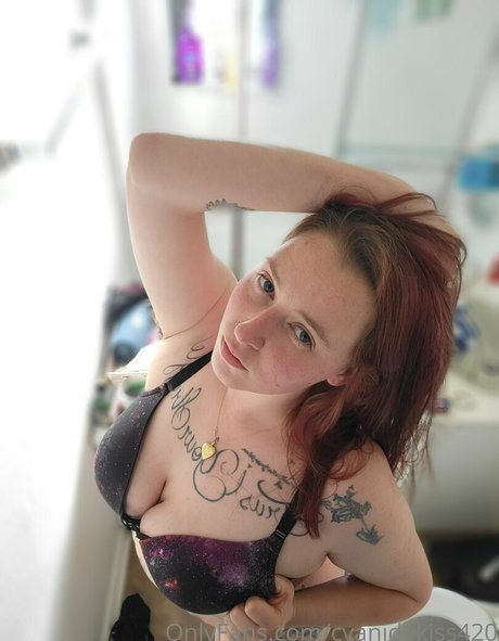 cyanidekiss420 OnlyFans geleakte Pornografie