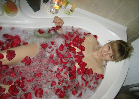 foxylera OnlyFans Strip