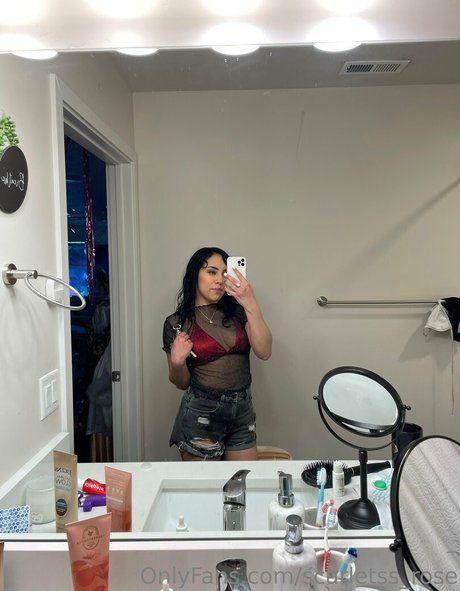 scarletss rose Kostenloses OnlyFans