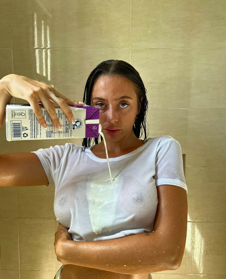 Cora May OnlyFans geleakte Bilder