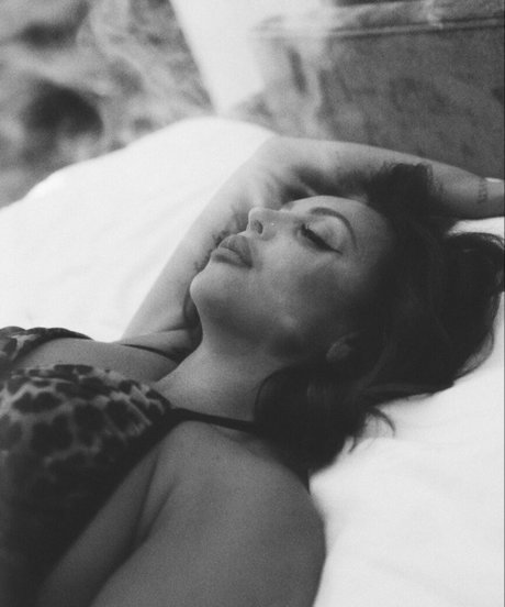 Jesy Nelson OnlyFans X