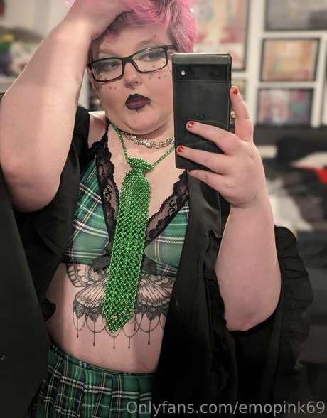 emopink69 OnlyFans Inhaltstyp