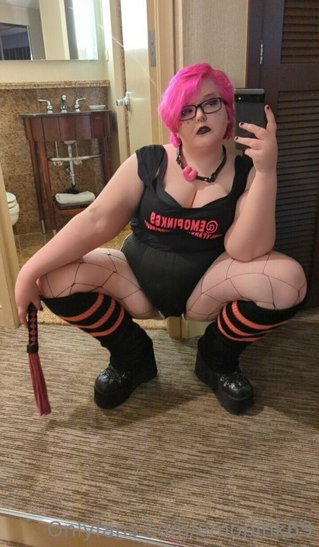 emopink69 OnlyFans Brüste Bild