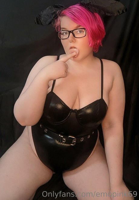 emopink69 Leaked OnlyFans Bilder