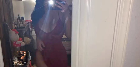 Angie D OnlyFans Model Bilder