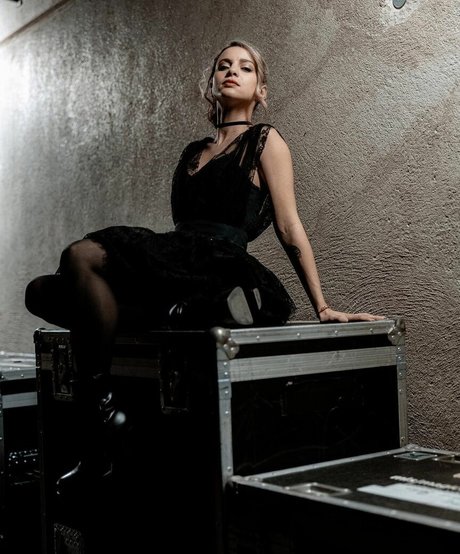 laure bv OnlyFans Nackt Leak