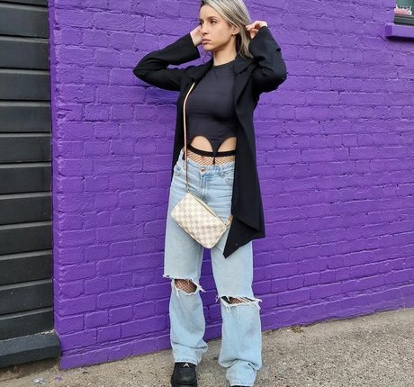 laure bv OnlyFans-Seite