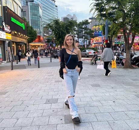 laure bv Nackt OnlyFans