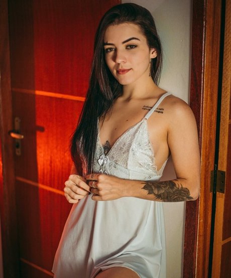 Isa Bichara Heiße OnlyFans Inhalte