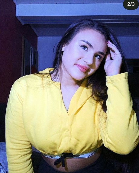 Fiona Schramm NurlyFans-Brüste