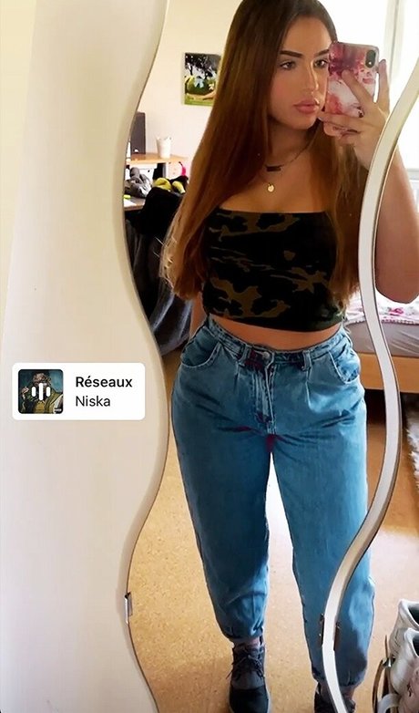 Fiona Schramm NurlyFans-Brüste