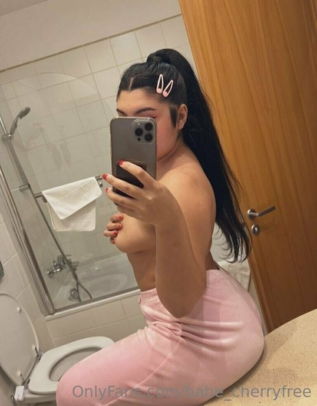 babe cherryfree OnlyFans Brüste Bild