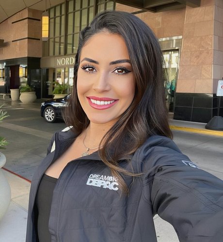 Anna Paulina Luna Nur für Fans