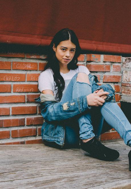 Amber Midthunder OnlyFans Lesbisch