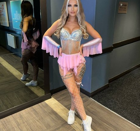 Xavia Brooke Nackt auf OnlyFans