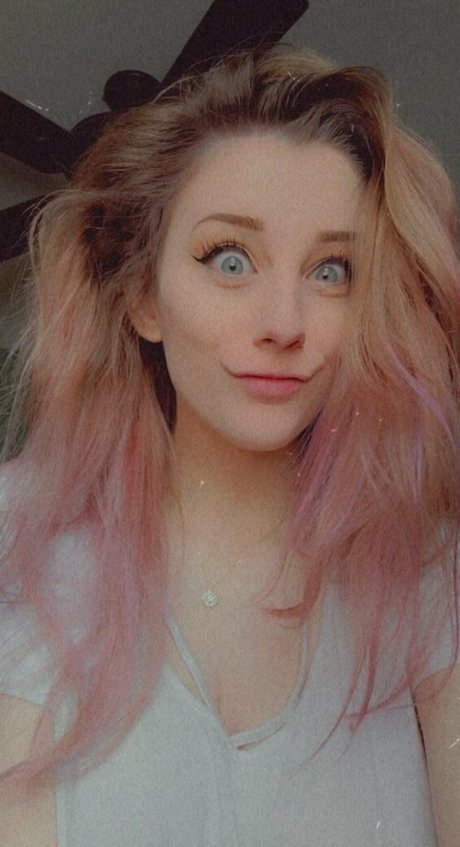 savingmyinsanity Nacktbilder von OnlyFans