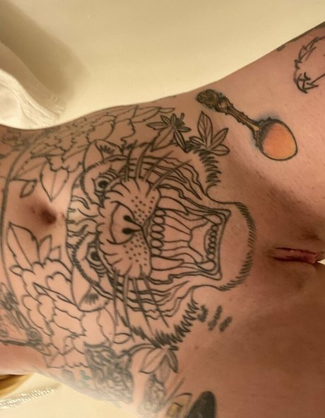 quad awful Nacktbilder geleakt OnlyFans