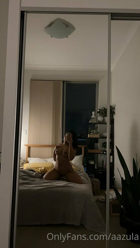Aazula Nacktpornos auf OnlyFans