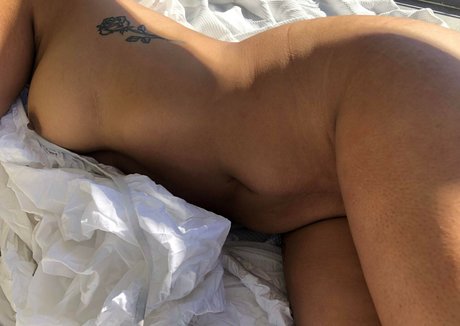 Aazula Neue geleakte OnlyFans-Inhalte