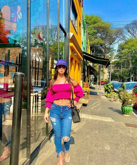 Elloah Guedes OnlyFans-Fotos