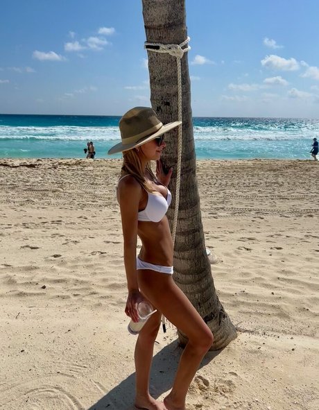 Bella Thore Nacktpornos von OnlyFans geleakt