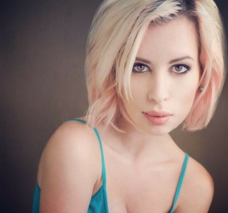 Uli Krown Heiße OnlyFans Inhalte