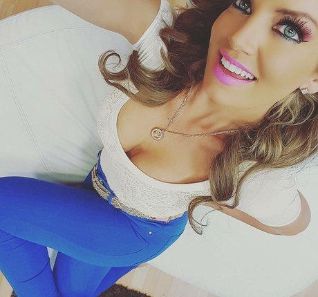 Isabel Madow OnlyFans-Fotos