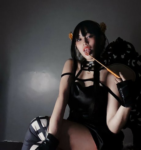 Sa chan OnlyFans Striptease