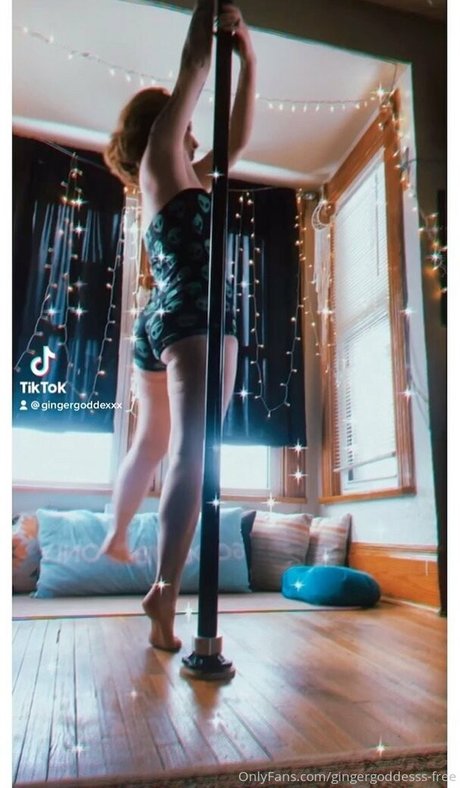 mollige kätzchen-onlyfans nackt Porträt