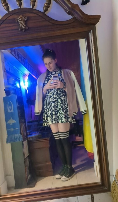 tesla nova Nacktbilder geleakt OnlyFans