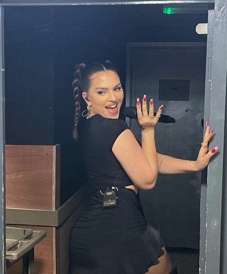 Mae Muller OnlyFans-Leaks