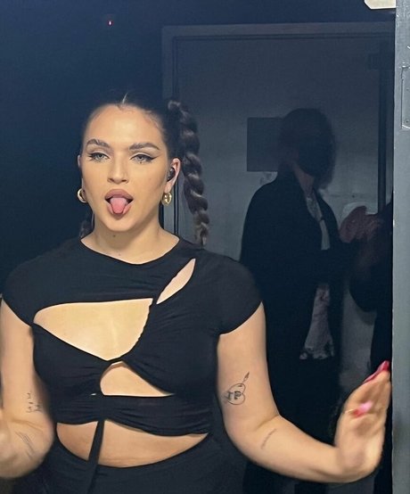 Mae Muller OnlyFans-Leaks