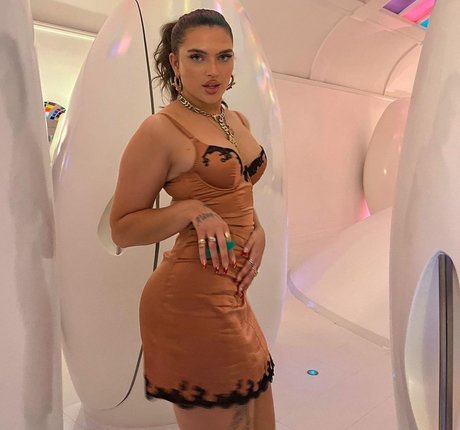 Mae Muller XXX OnlyFans