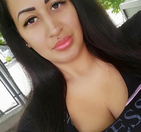 Csimbora Barbara Nacktbilder von OnlyFans