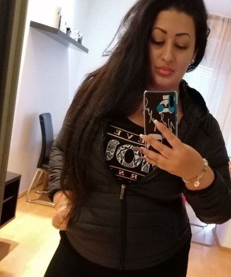 Csimbora Barbara NurlyFans-Pornos