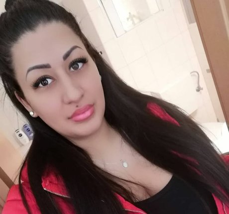 Csimbora Barbara NurlyFans-Brüste