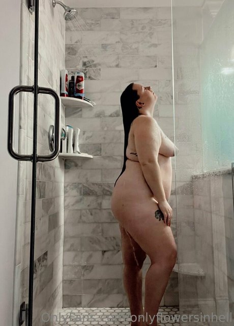 onlyflowersinhell OnlyFans geleakter Pornografie