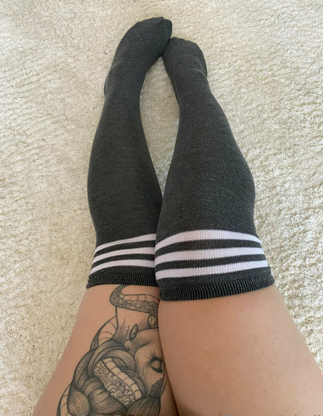 onlyflowersinhell Nacktbilder von OnlyFans