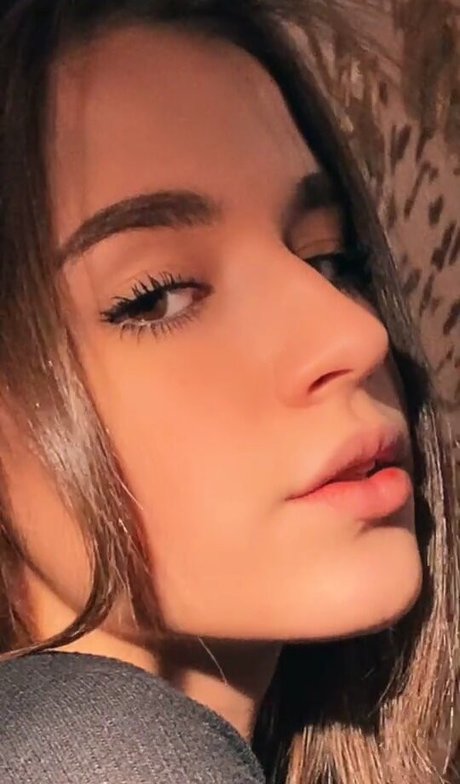 Anny myrrr_ OnlyFans Leak