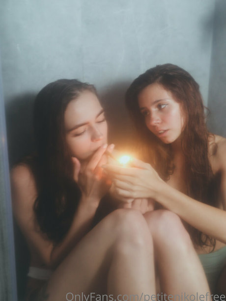 petitenikolefree Leaked OnlyFans Nacktbilder