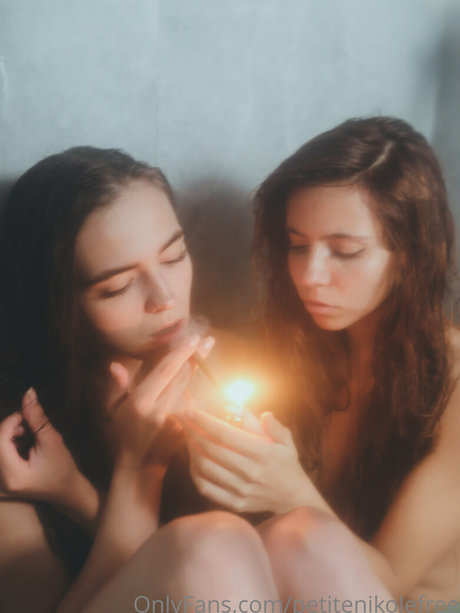 petitenikolefree Auf OnlyFans