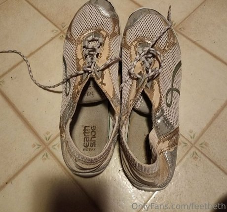 feetbeth Nacktbilder von OnlyFans geleakt