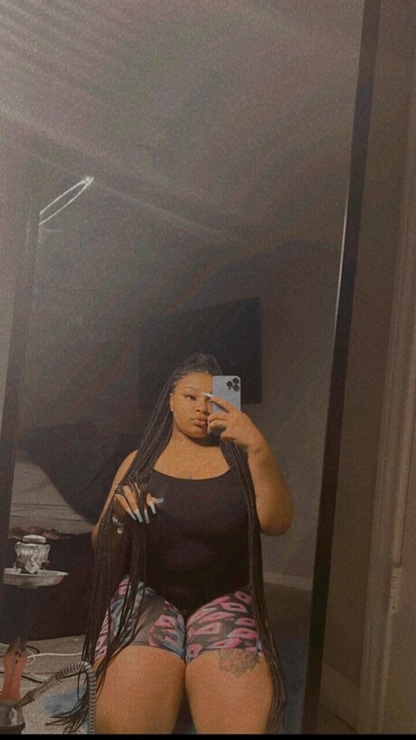 Yazmyn Love OnlyFans Striptease