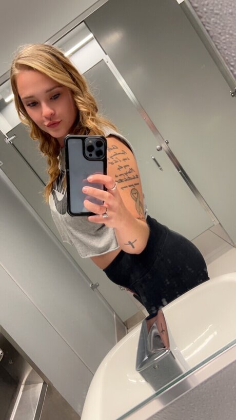 Ashley Kapalka Sexy OnlyFans