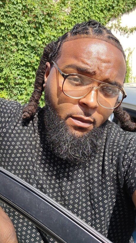 DJ YATES MR MAKE EM TWERK_ OnlyFans Leak