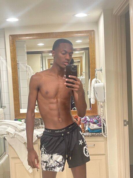 King Christian_ OnlyFans nackte Brüste